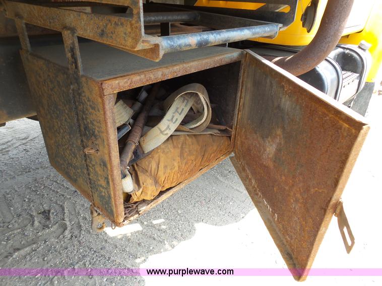 image for item DA2757 1995 International 4700 dump truck