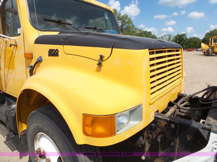 image for item DA2757 1995 International 4700 dump truck