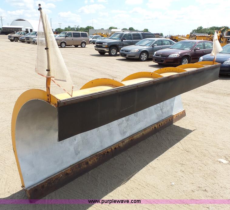 image for item DA2757 1995 International 4700 dump truck