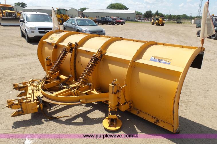 image for item DA2757 1995 International 4700 dump truck