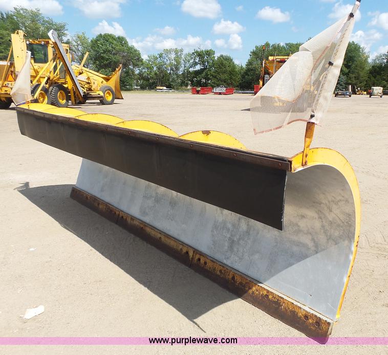 image for item DA2757 1995 International 4700 dump truck