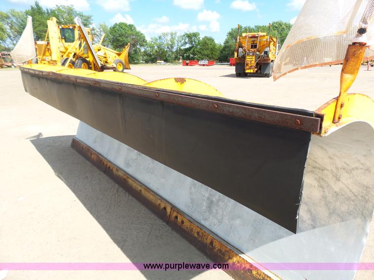 image for item DA2757 1995 International 4700 dump truck