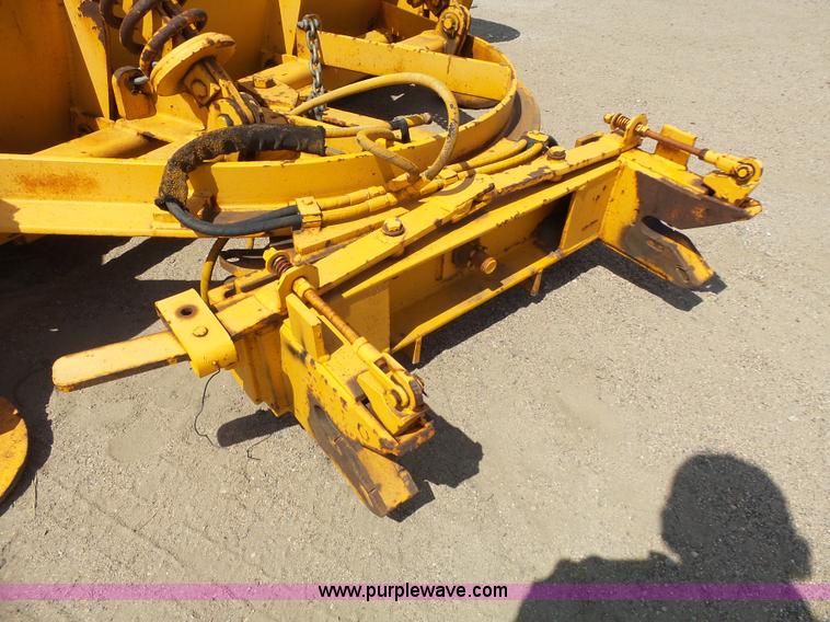 image for item DA2757 1995 International 4700 dump truck