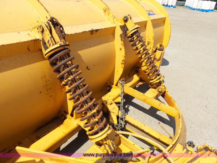 image for item DA2757 1995 International 4700 dump truck