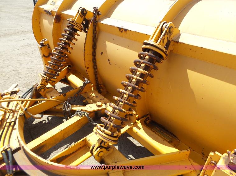 image for item DA2757 1995 International 4700 dump truck