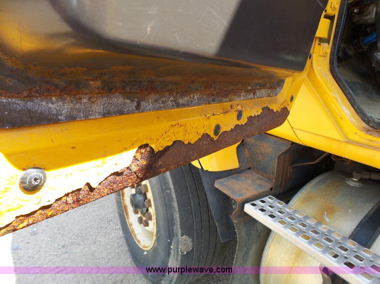 image for item DA2758 1996 International 2554 dump truck