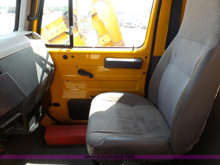 image for item DA2758 1996 International 2554 dump truck