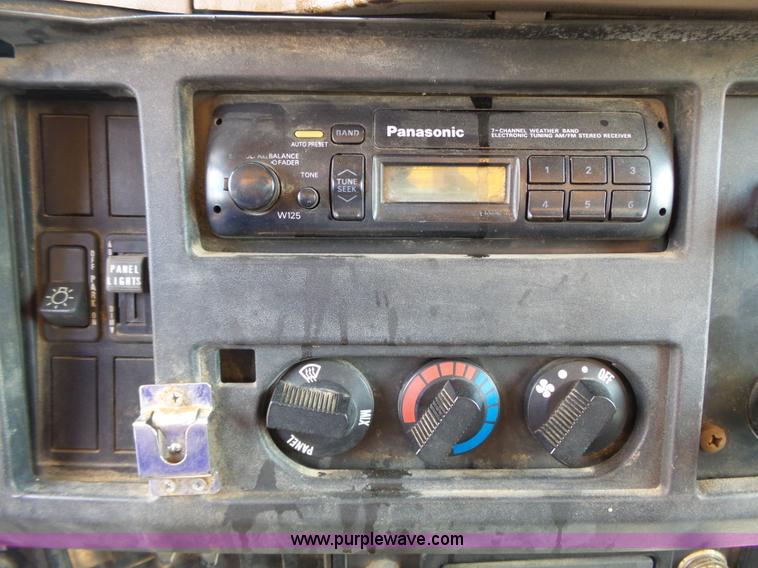 image for item DA2758 1996 International 2554 dump truck