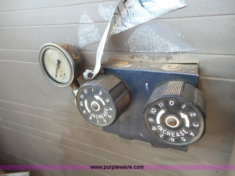 image for item DA2758 1996 International 2554 dump truck