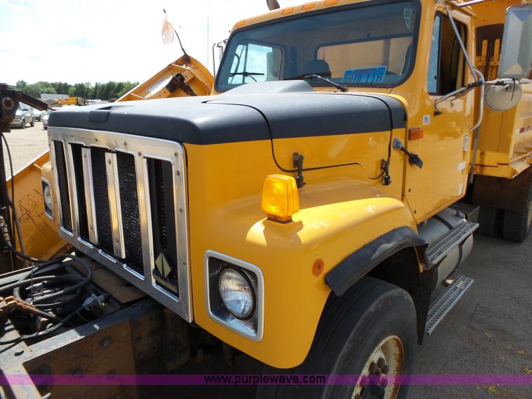 image for item DA2758 1996 International 2554 dump truck