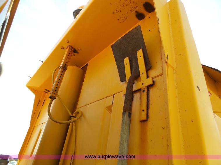 image for item DA2758 1996 International 2554 dump truck