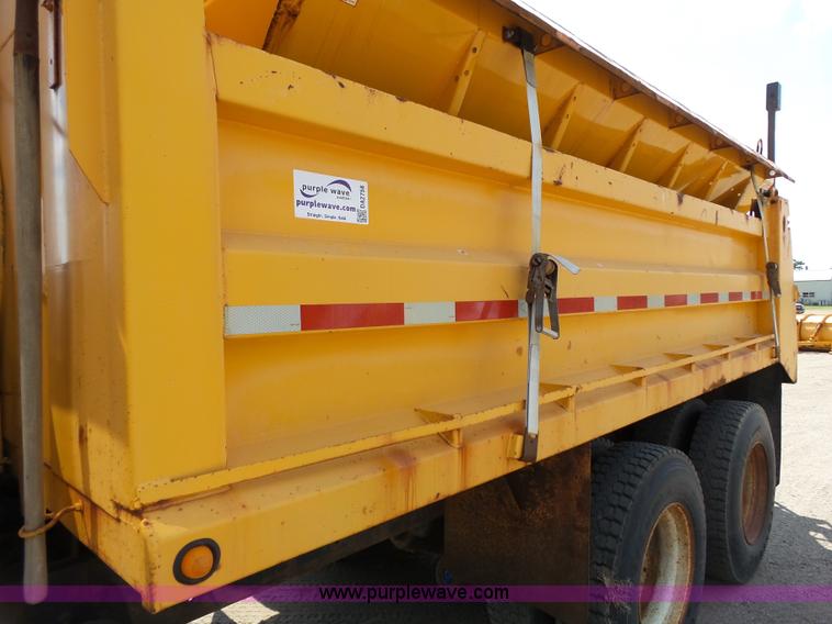 image for item DA2758 1996 International 2554 dump truck