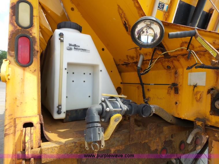 image for item DA2758 1996 International 2554 dump truck