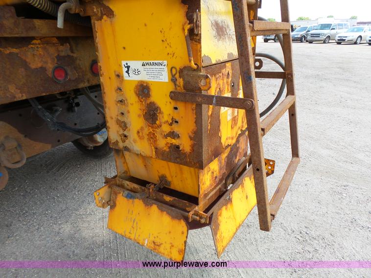 image for item DA2758 1996 International 2554 dump truck