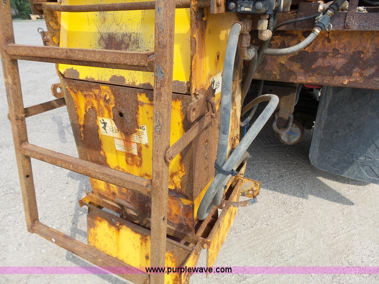 image for item DA2758 1996 International 2554 dump truck