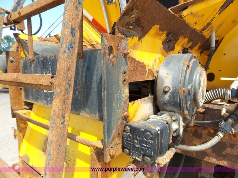 image for item DA2758 1996 International 2554 dump truck