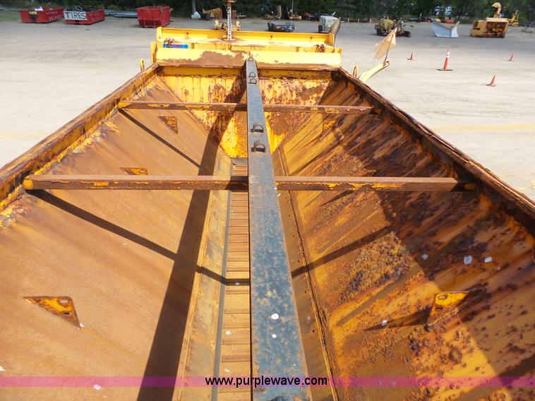 image for item DA2758 1996 International 2554 dump truck