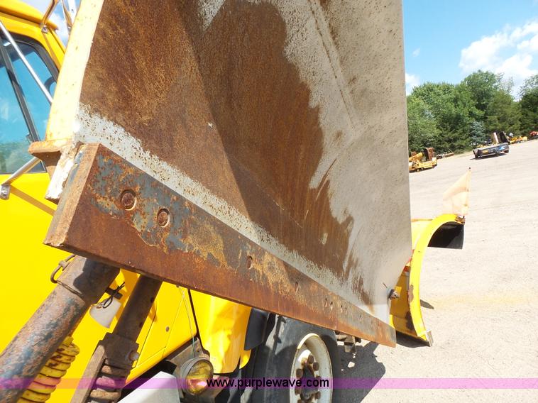image for item DA2758 1996 International 2554 dump truck