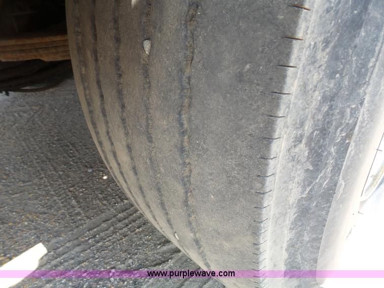 image for item DA2758 1996 International 2554 dump truck