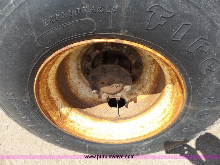 image for item DA2758 1996 International 2554 dump truck