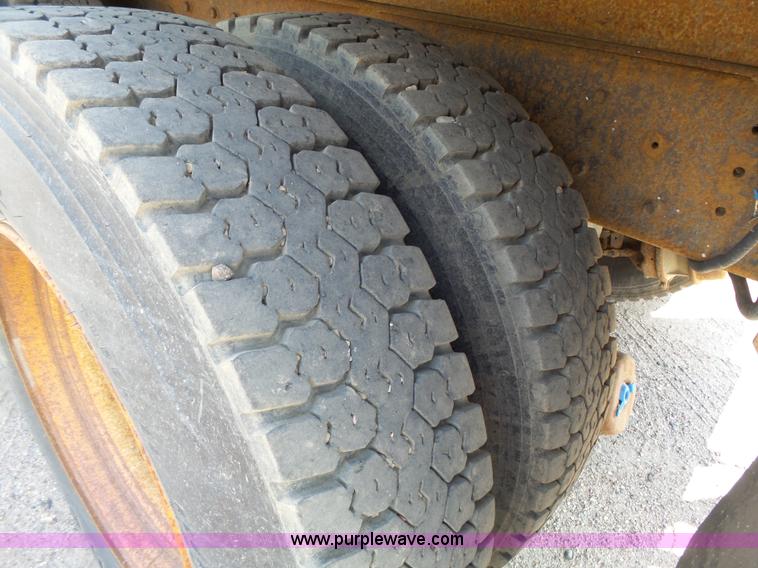 image for item DA2758 1996 International 2554 dump truck