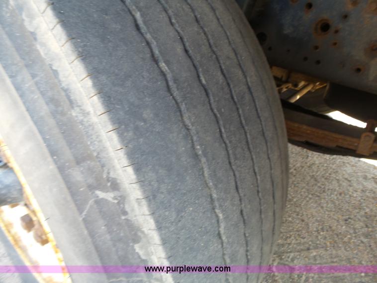 image for item DA2758 1996 International 2554 dump truck