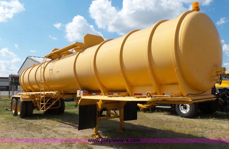 image for item DA2761 1971 tank trailer