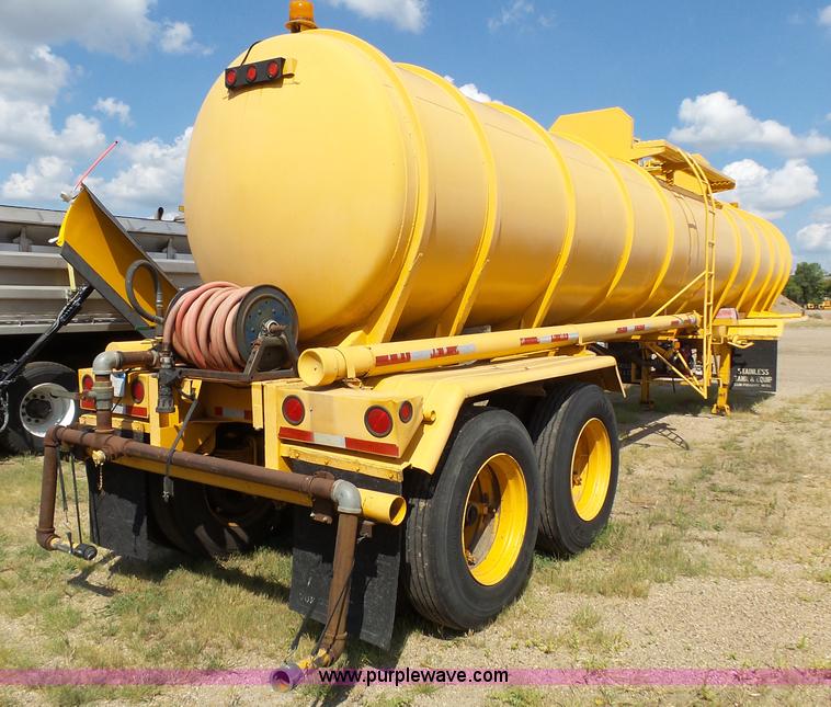 image for item DA2761 1971 tank trailer