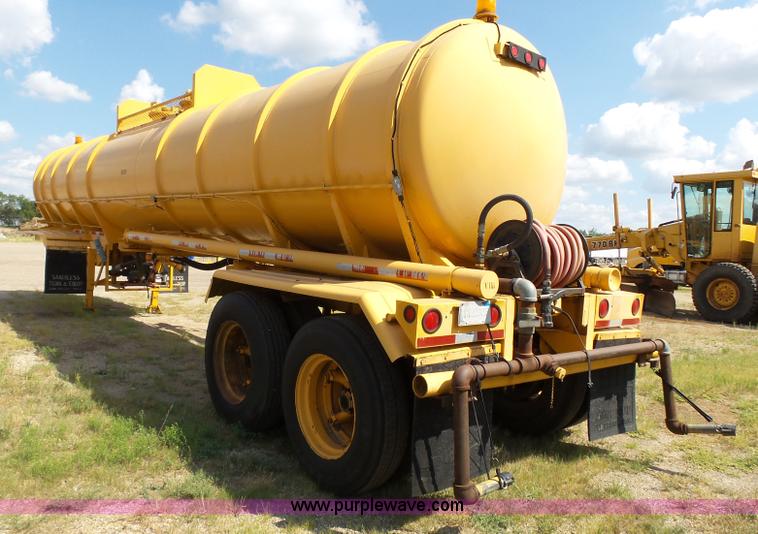 image for item DA2761 1971 tank trailer