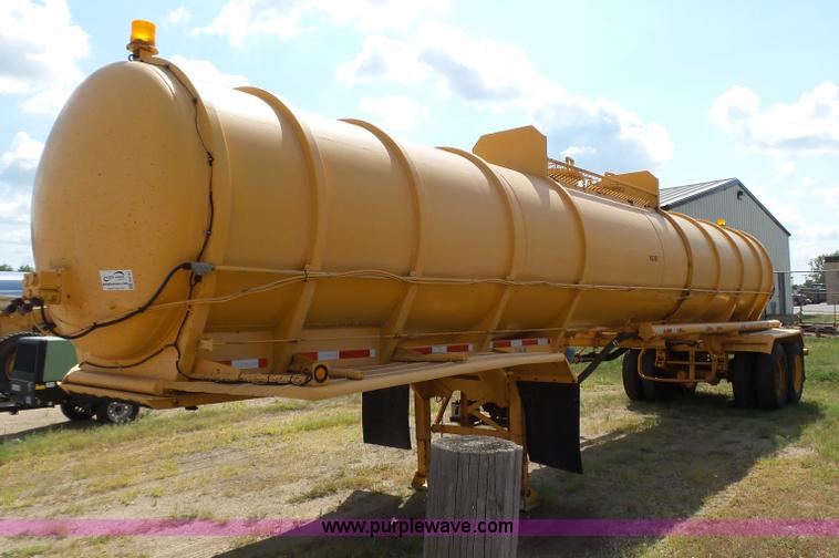 image for item DA2761 1971 tank trailer