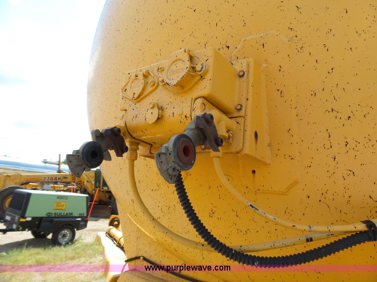 image for item DA2761 1971 tank trailer