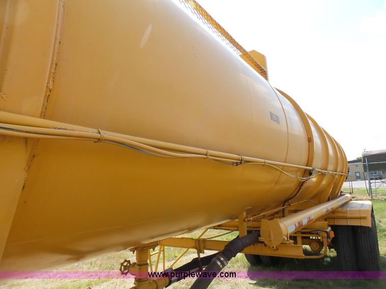 image for item DA2761 1971 tank trailer