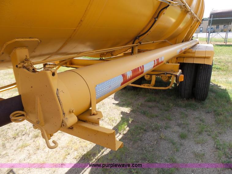 image for item DA2761 1971 tank trailer