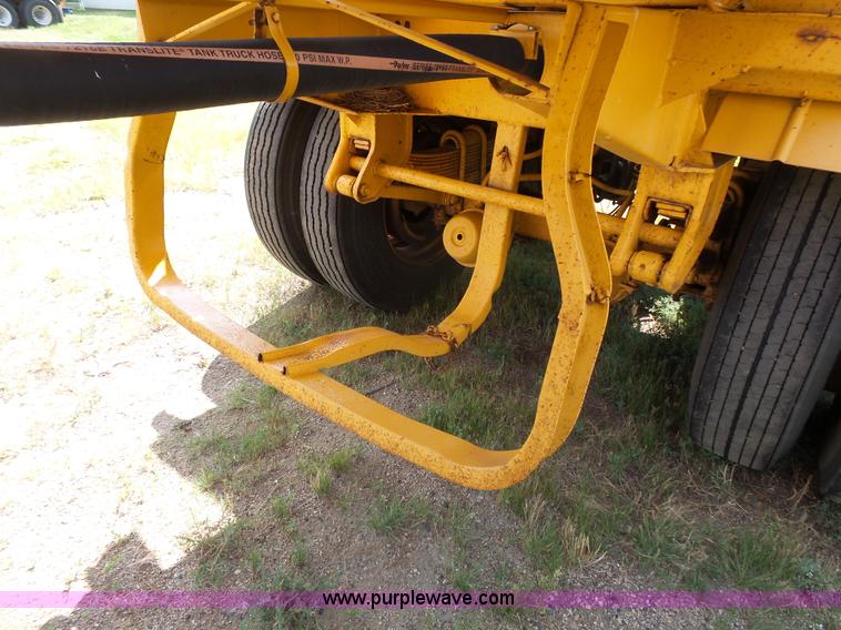 image for item DA2761 1971 tank trailer