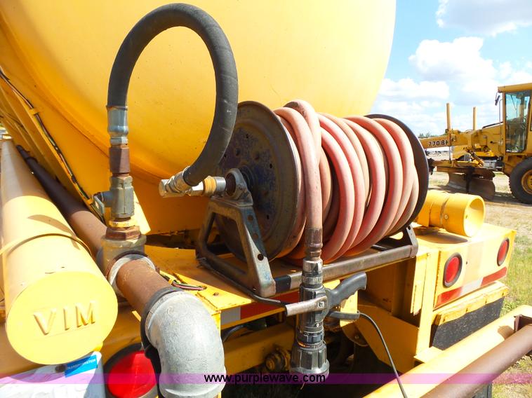 image for item DA2761 1971 tank trailer