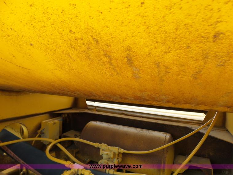 image for item DA2761 1971 tank trailer