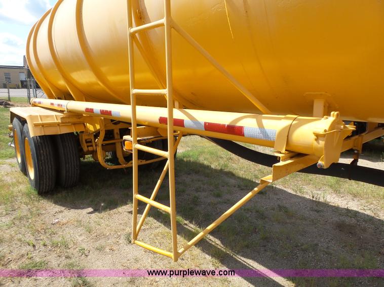 image for item DA2761 1971 tank trailer