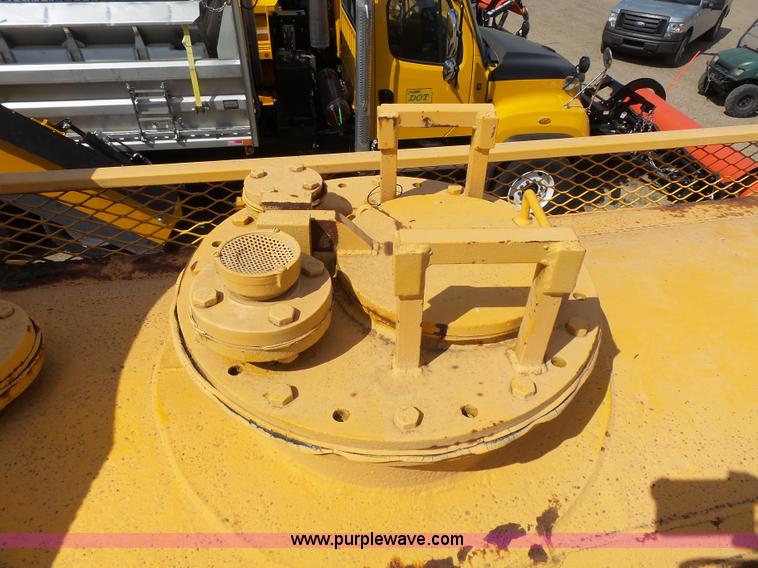 image for item DA2761 1971 tank trailer