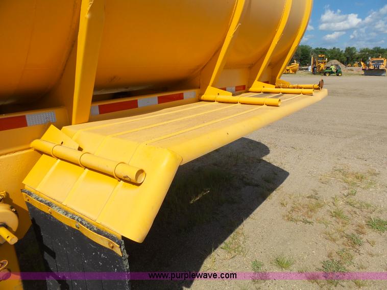 image for item DA2761 1971 tank trailer