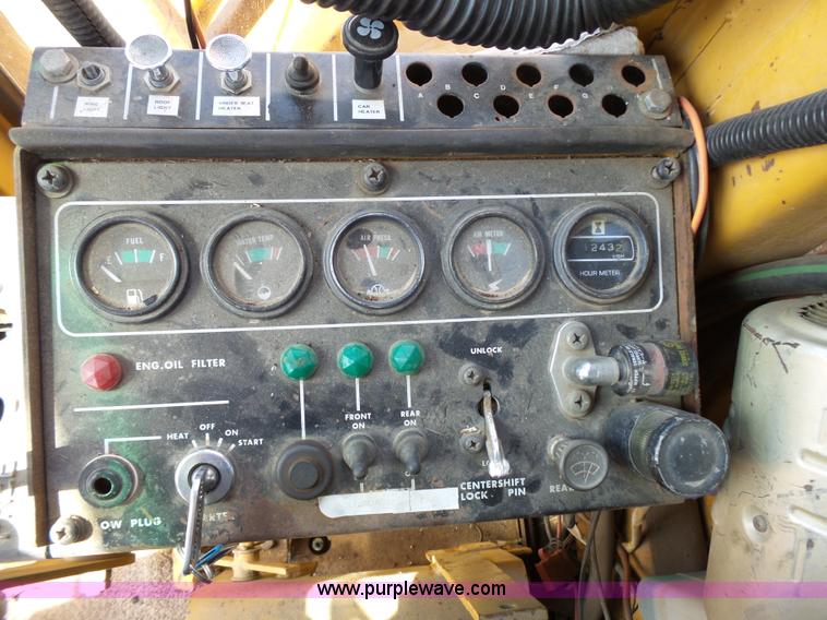 image for item DA2762 1985 Mitsubishi MG500 motor grader