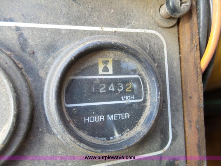 image for item DA2762 1985 Mitsubishi MG500 motor grader