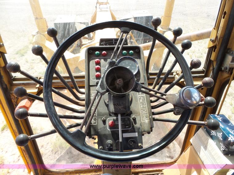 image for item DA2762 1985 Mitsubishi MG500 motor grader