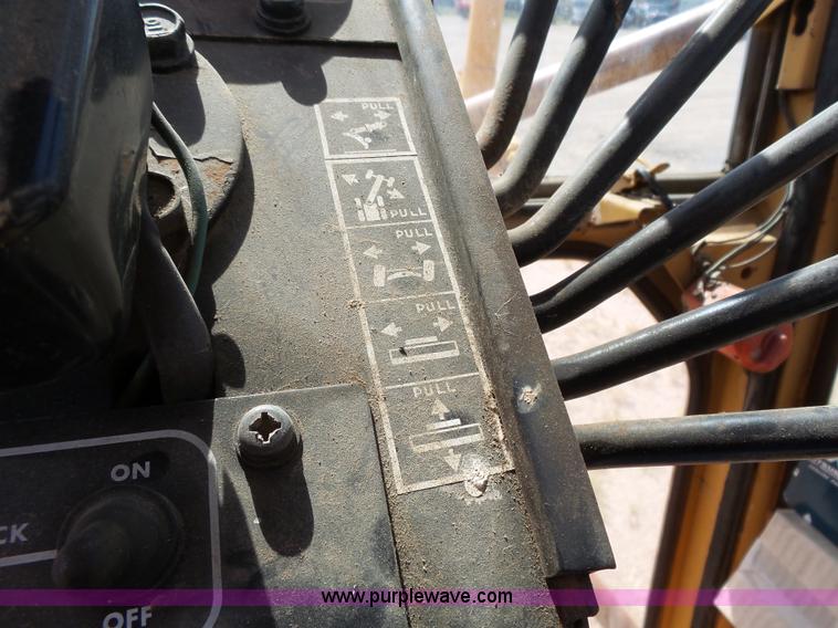 image for item DA2762 1985 Mitsubishi MG500 motor grader