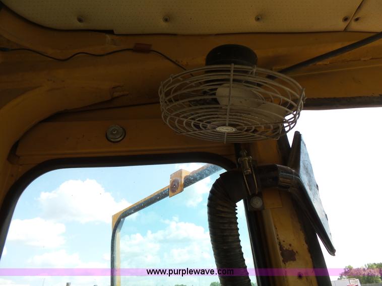 image for item DA2762 1985 Mitsubishi MG500 motor grader