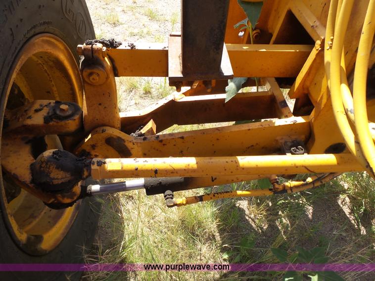 image for item DA2762 1985 Mitsubishi MG500 motor grader