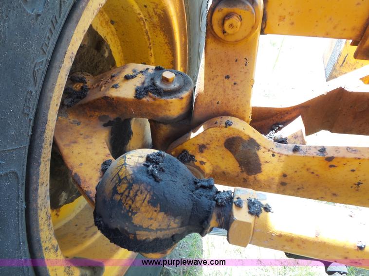 image for item DA2762 1985 Mitsubishi MG500 motor grader