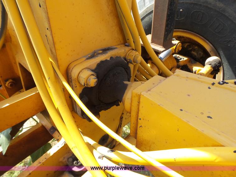 image for item DA2762 1985 Mitsubishi MG500 motor grader