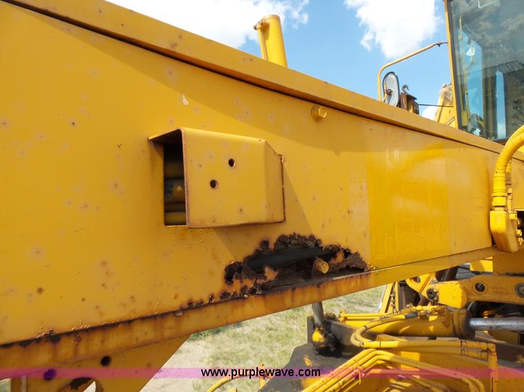 image for item DA2762 1985 Mitsubishi MG500 motor grader