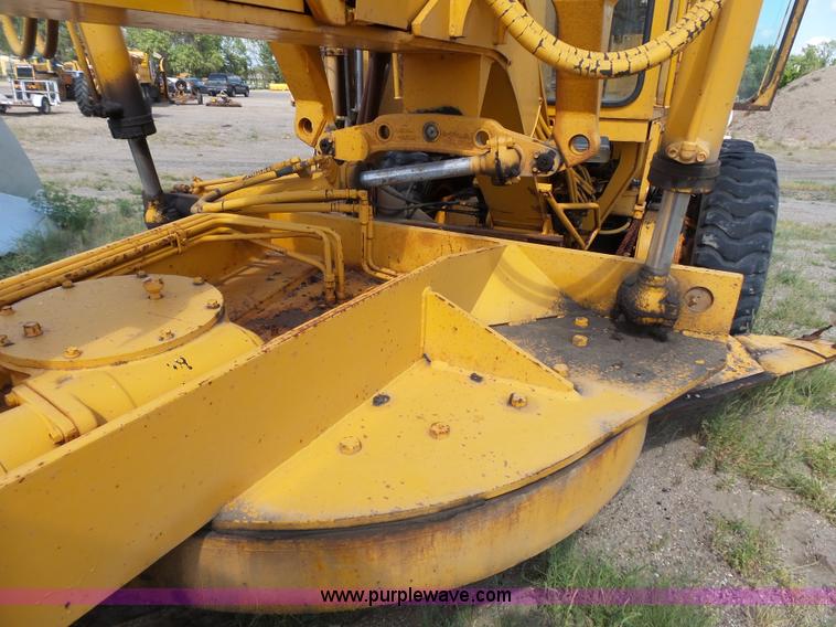 image for item DA2762 1985 Mitsubishi MG500 motor grader