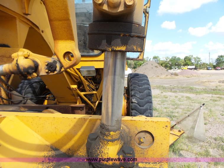 image for item DA2762 1985 Mitsubishi MG500 motor grader